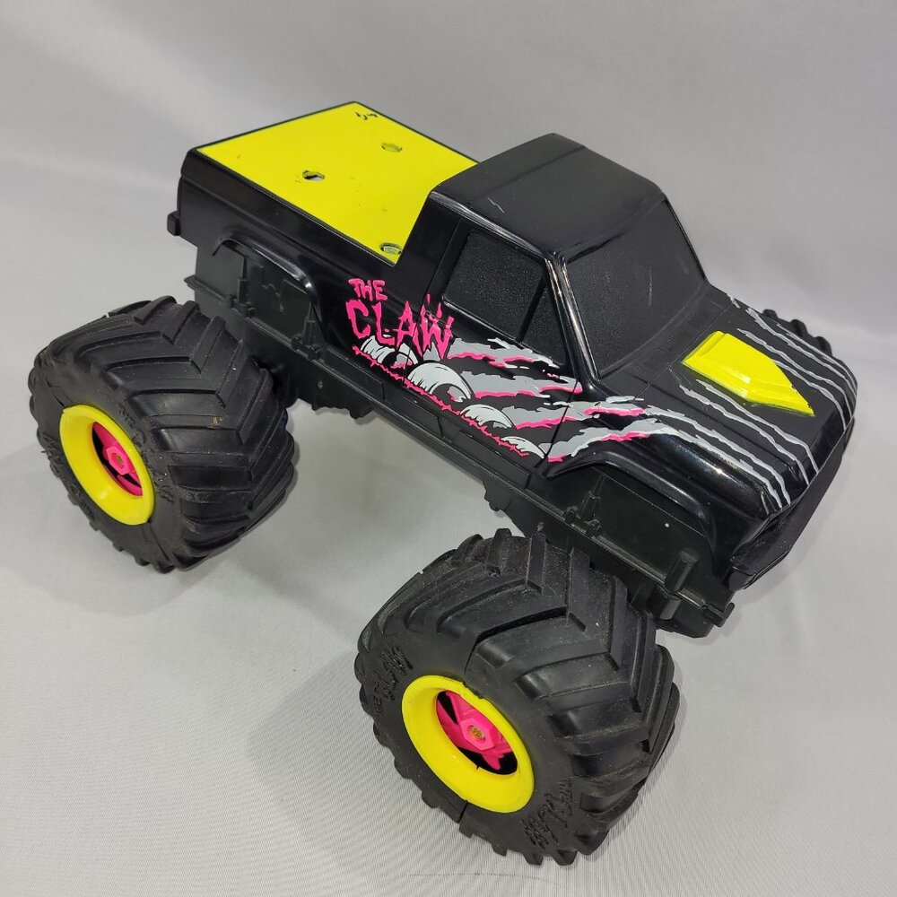 Kenner The Claw 1991 Vintage Motorized Monster Truck 4x4 Black Chevy NOT WORKING